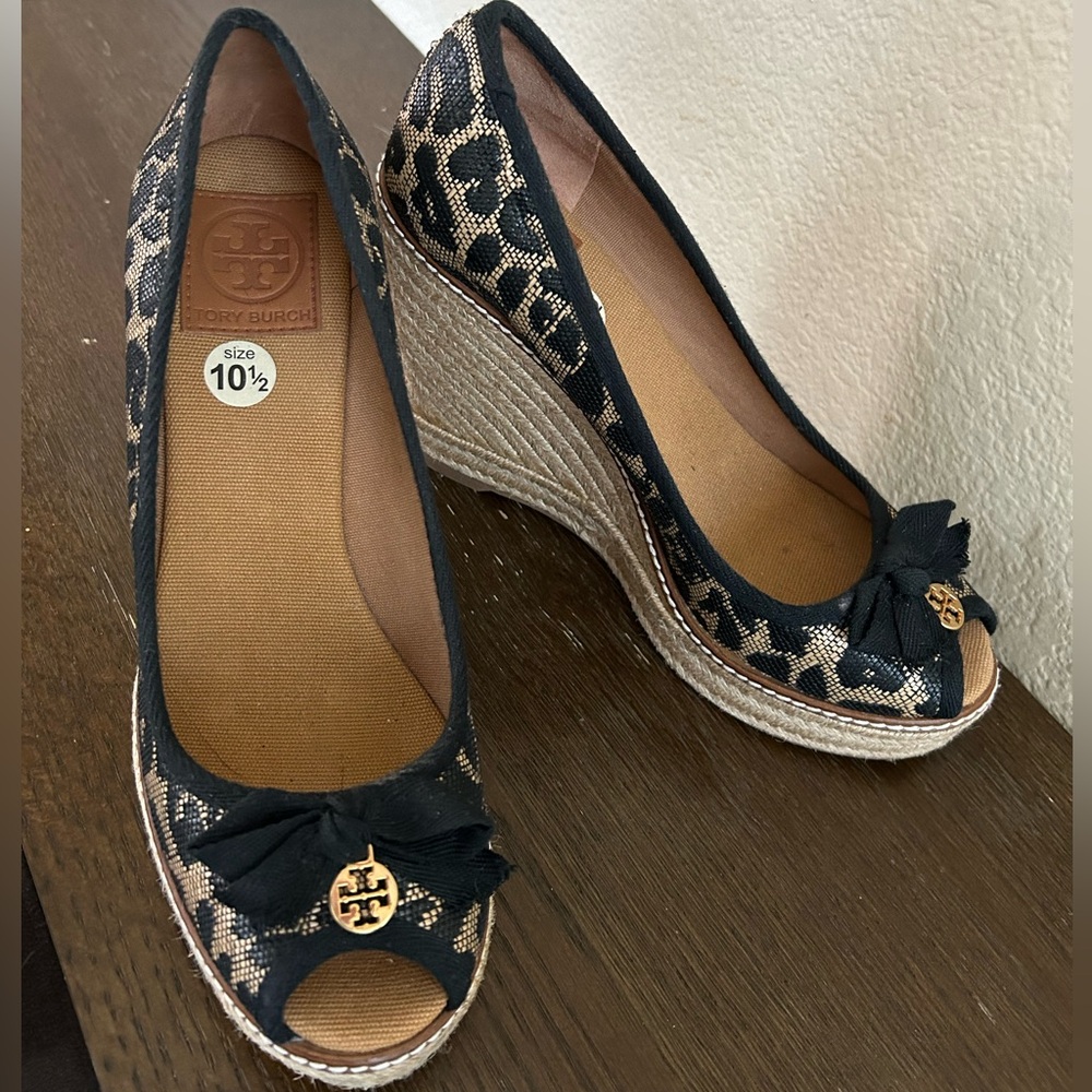 Like new Tory Burch leopard espadrille wedge